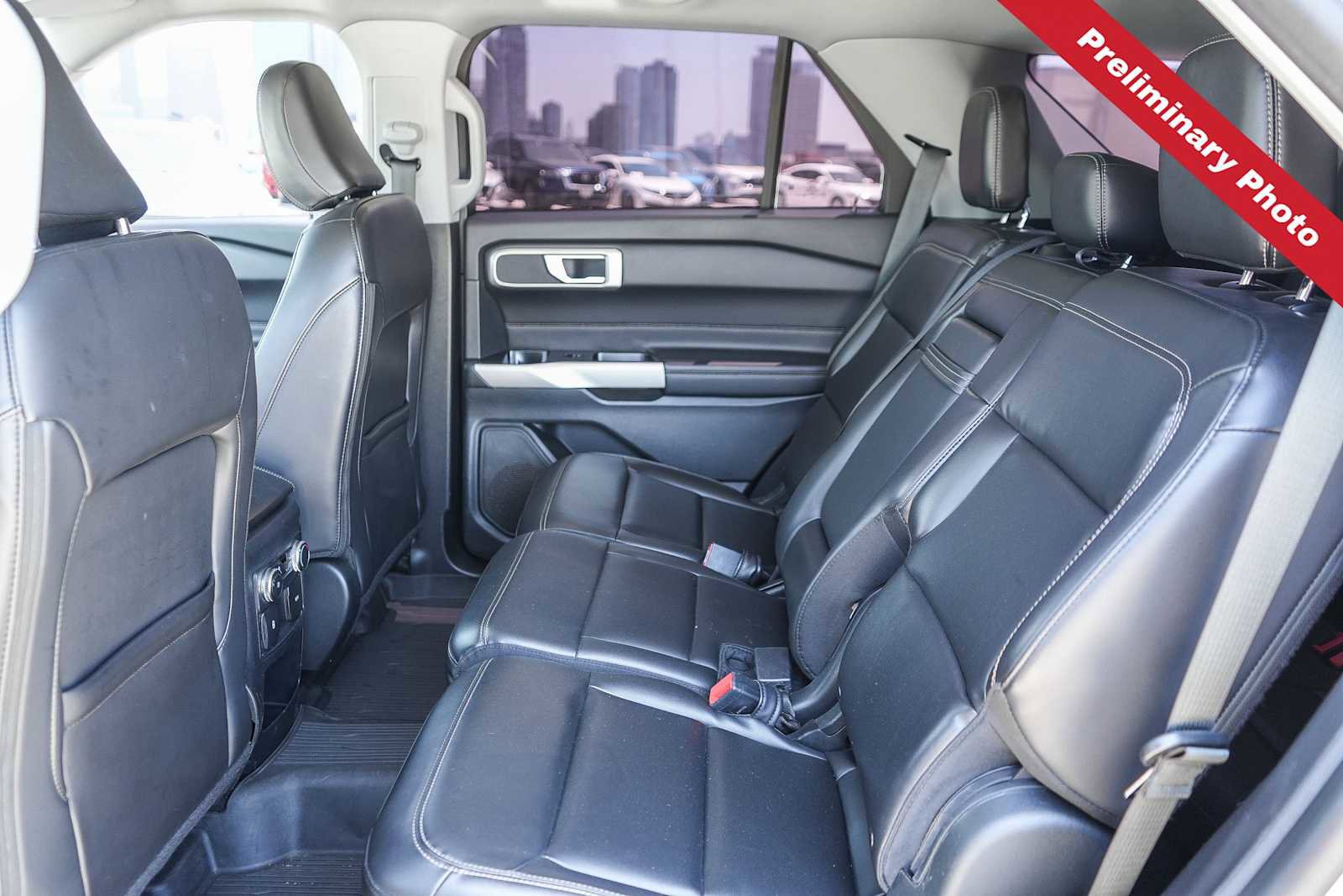 Used 2021 Ford Explorer XLT w/ Equipment Group 202A RWD image 13