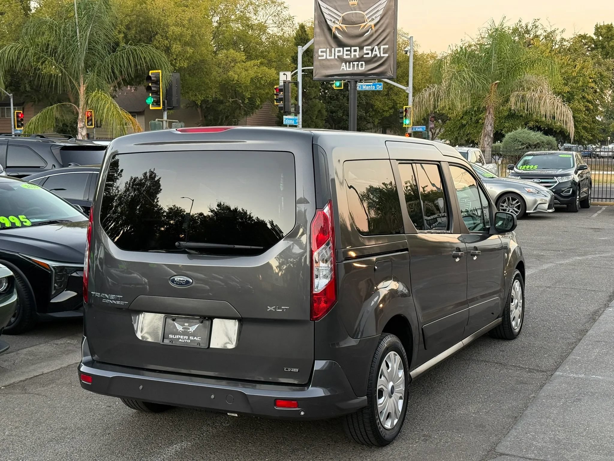 Used 2023 Ford Transit Connect XLT FWD image 6