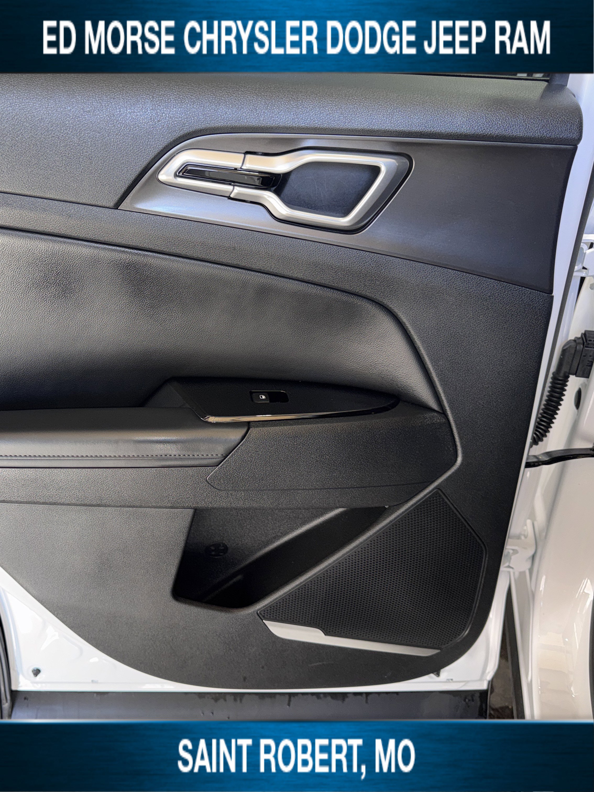 Used 2025 Kia Sportage EX image 31