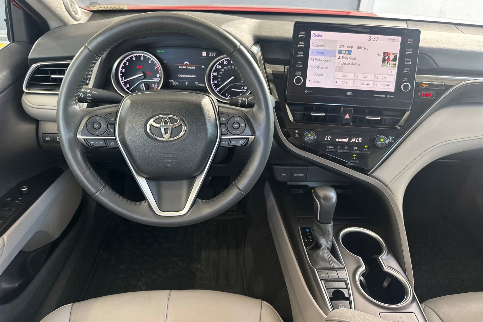 Used 2024 Toyota Camry XLE AWD/4WD image 18