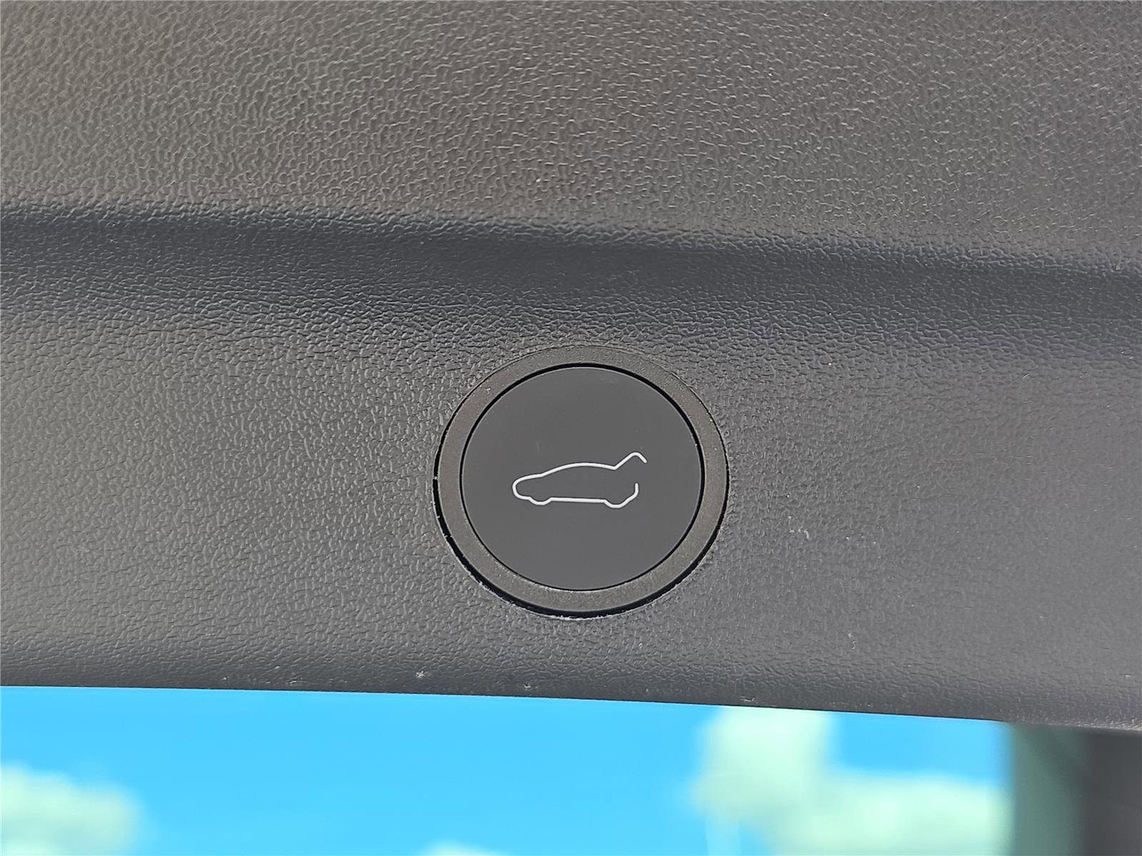 Used 2024 Tesla Model Y Long Range image 10