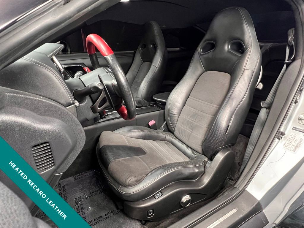 Used 2016 Nissan GT-R Black Edition image 3