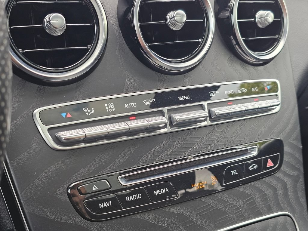 Used 2019 Mercedes-Benz GLC 300 4MATIC image 29