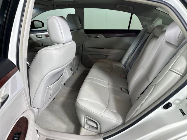 Used 2011 Toyota Avalon Limited image 25