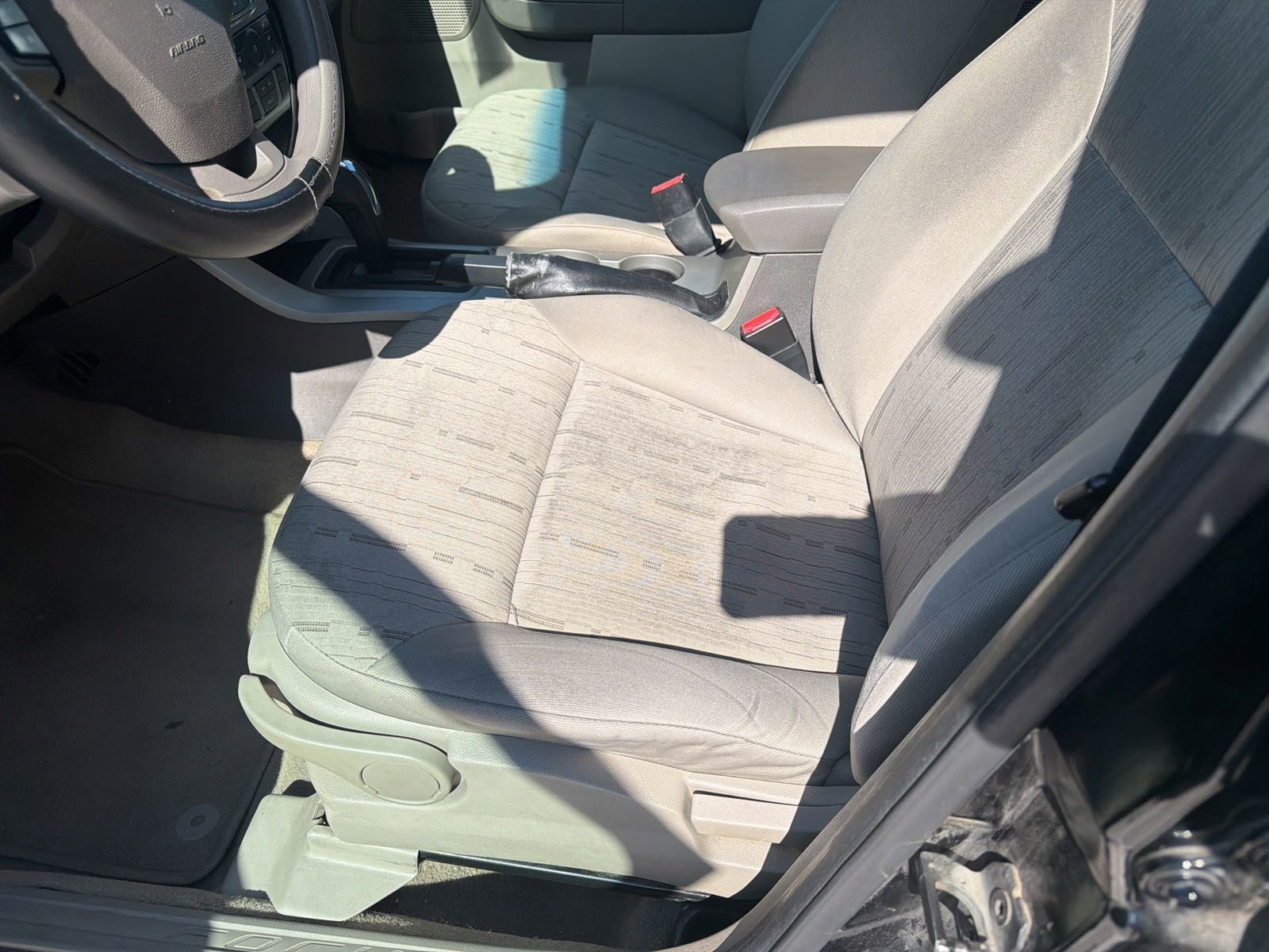 Used 2010 Ford Focus SE FWD image 11