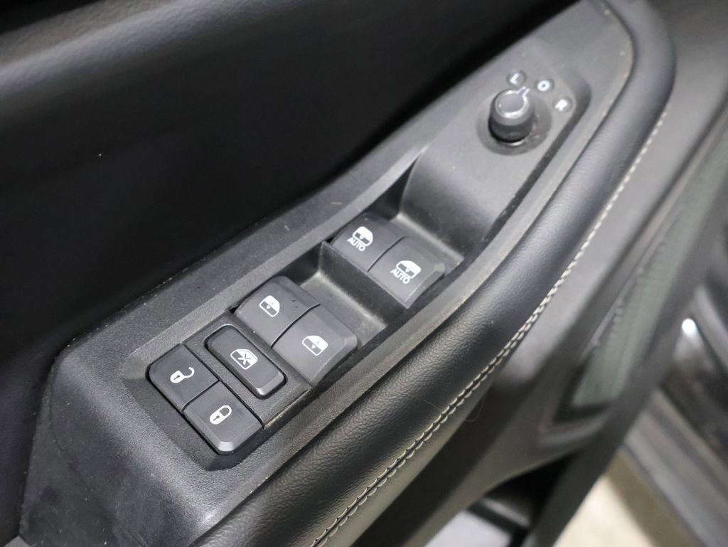 Used 2023 Jeep Grand Cherokee L Laredo image 14