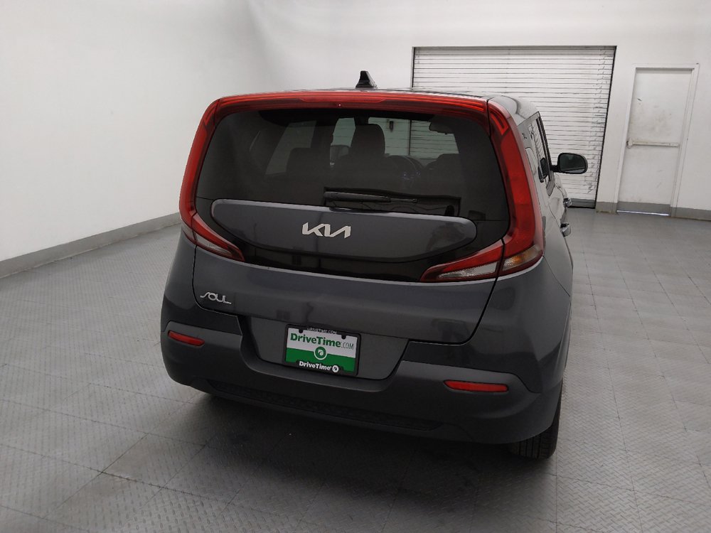 Used 2022 Kia Soul S FWD image 7
