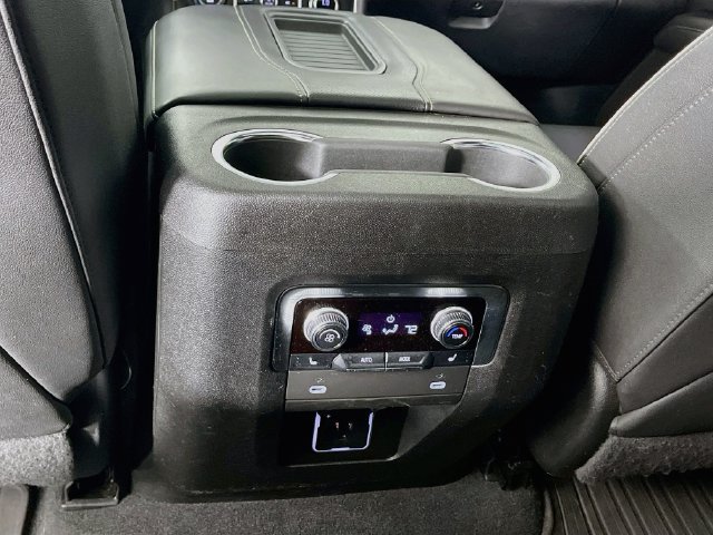 Used 2022 GMC Yukon SLT w/ SLT Premium Package AWD/4WD image 28