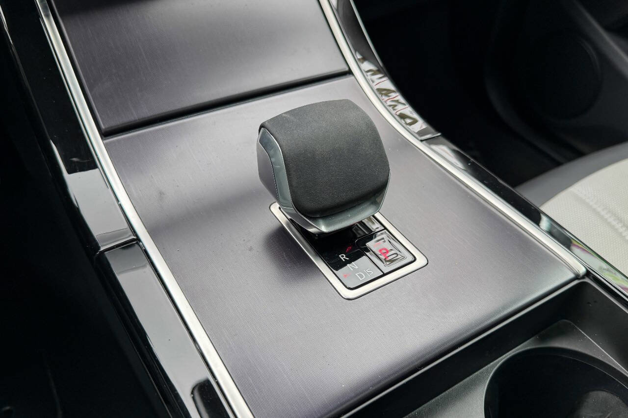 Used 2026 Land Rover Range Rover Evoque Dynamic SE image 37