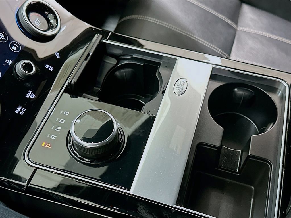 Used 2020 Land Rover Range Rover Velar R-Dynamic S image 17