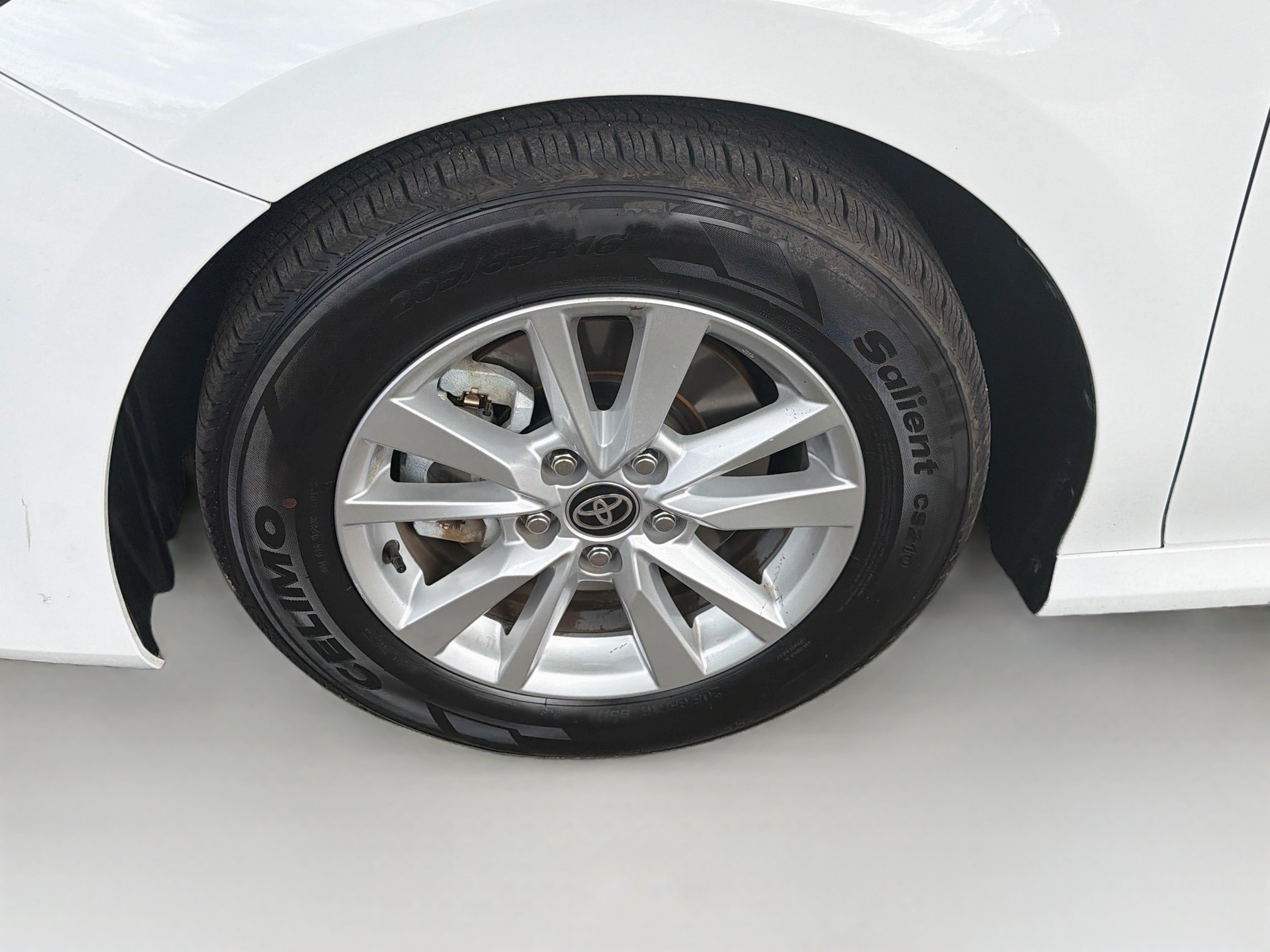 Used 2025 Toyota Camry LE FWD image 11