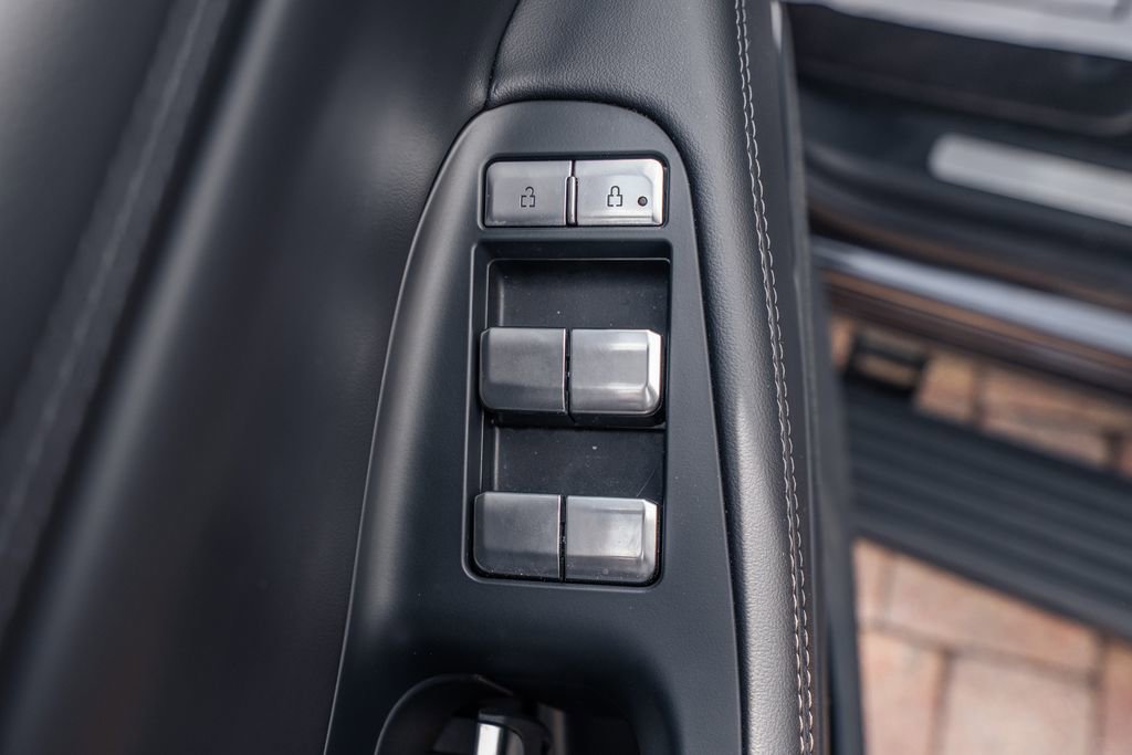 Used 2025 Lincoln Navigator L Reserve image 18