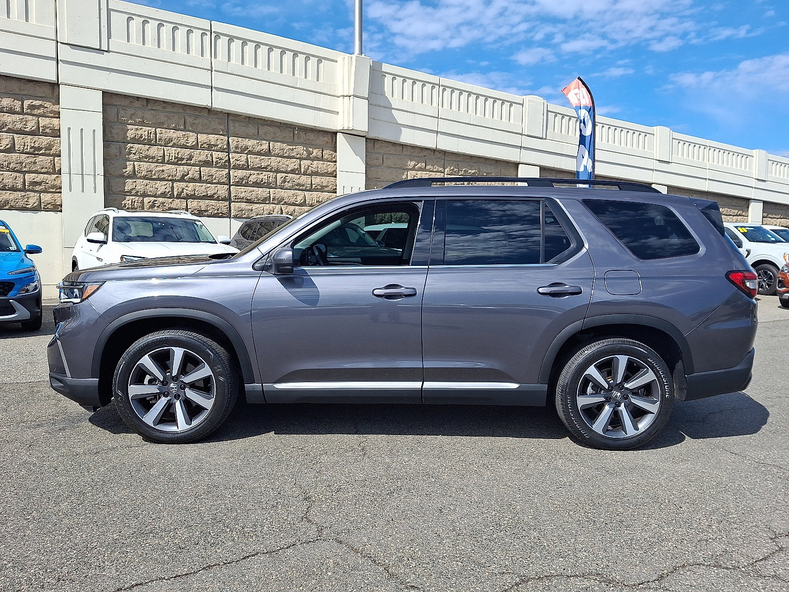 Used 2023 Honda Pilot Elite image 7