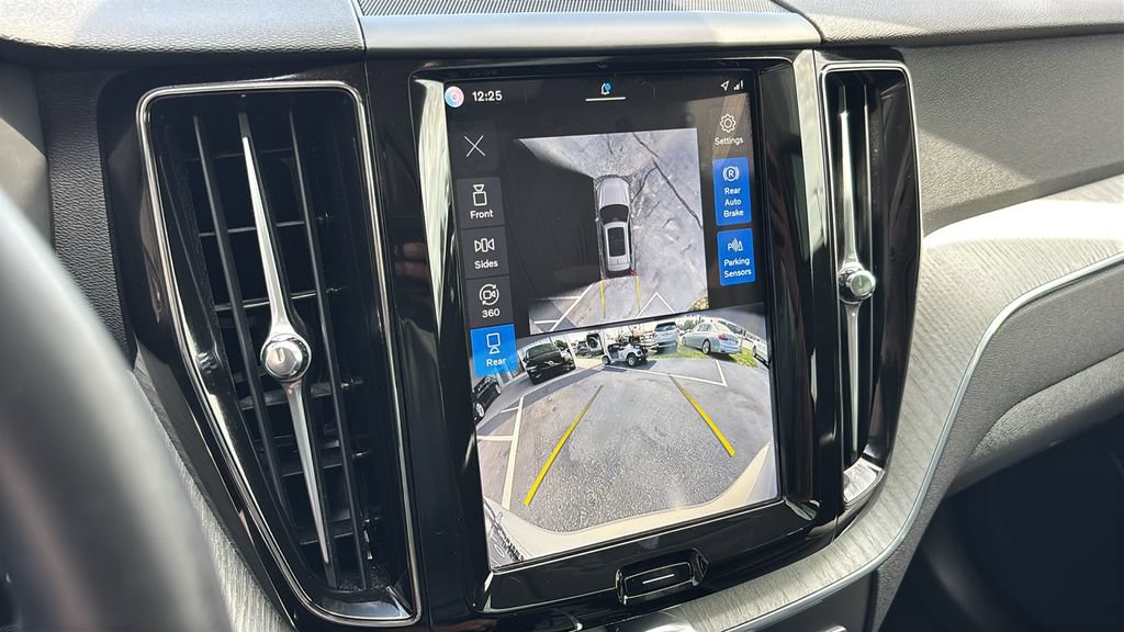 Certified 2025 Volvo XC60 B5 Plus AWD/4WD image 19