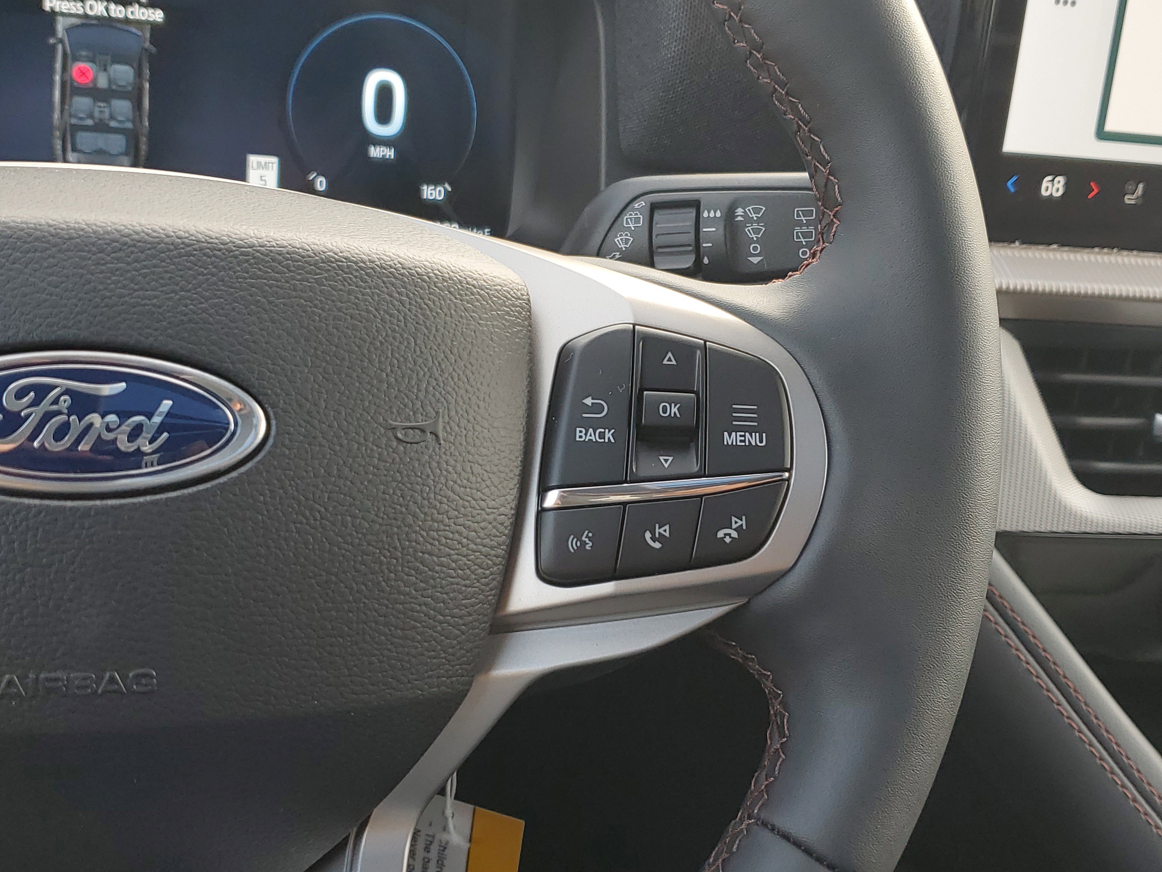 New 2025 Ford Explorer Active w/ Active Comfort Package image 23