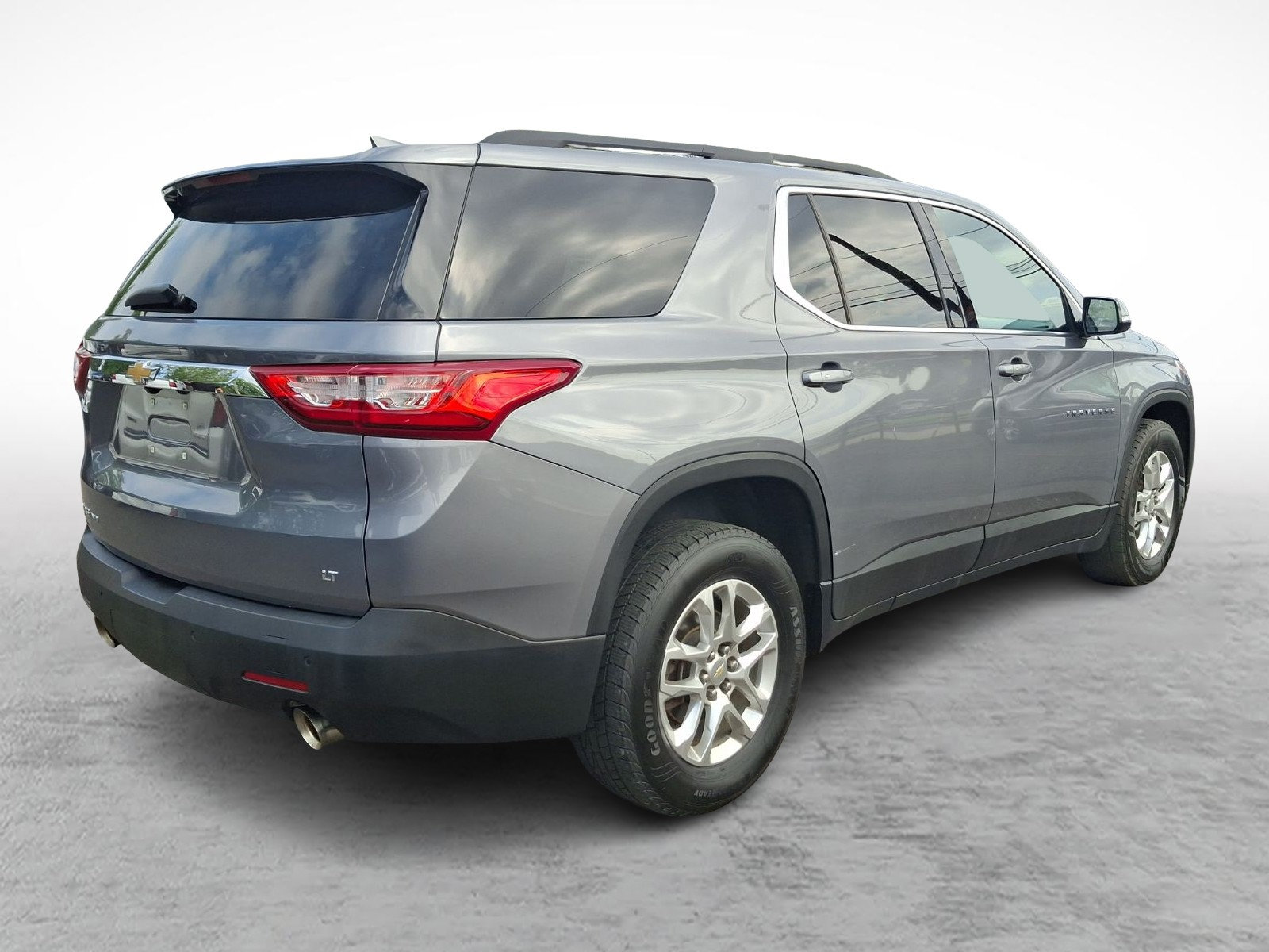 Used 2020 Chevrolet Traverse LT w/ Driver Confidence II Package AWD/4WD image 6