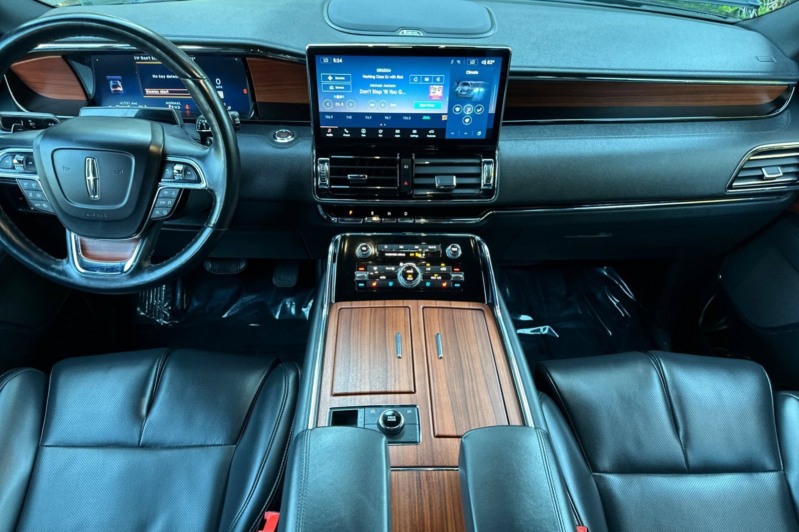 Used 2024 Lincoln Navigator Premiere AWD/4WD image 15