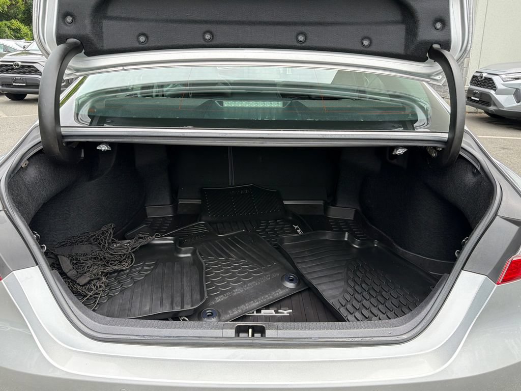 Used 2018 Toyota Camry XLE FWD image 6