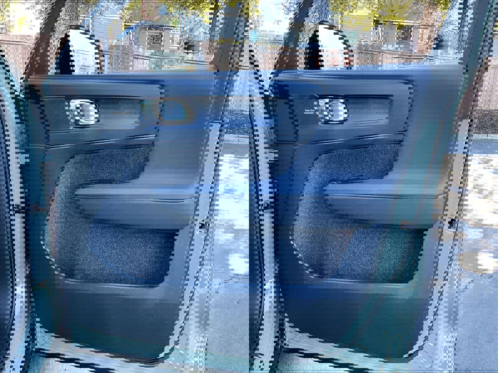 Used 2023 Volvo XC40 Recharge Ultimate image 27