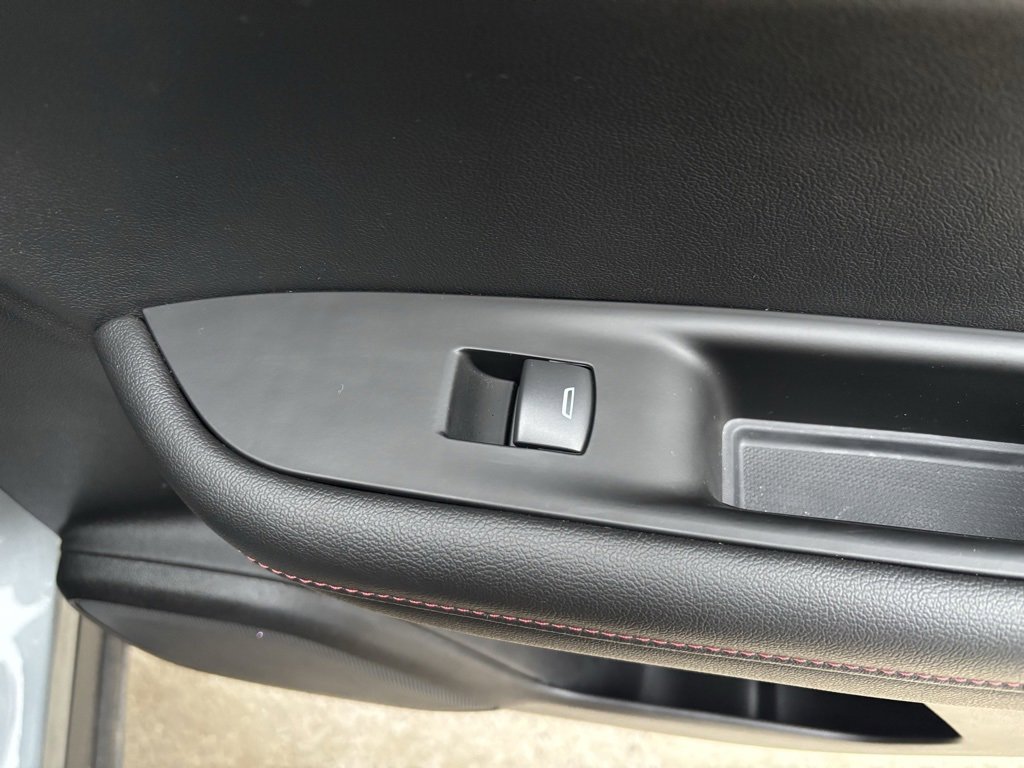 Used 2025 Chevrolet Blazer RS image 28