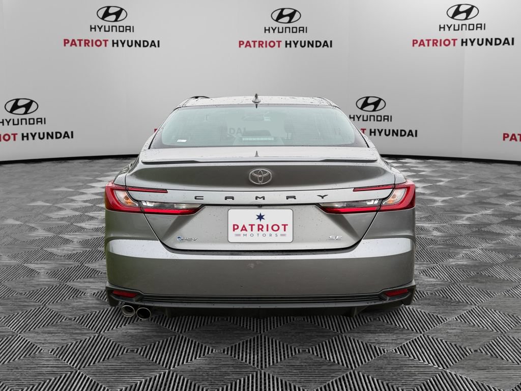 Used 2025 Toyota Camry SE FWD image 4