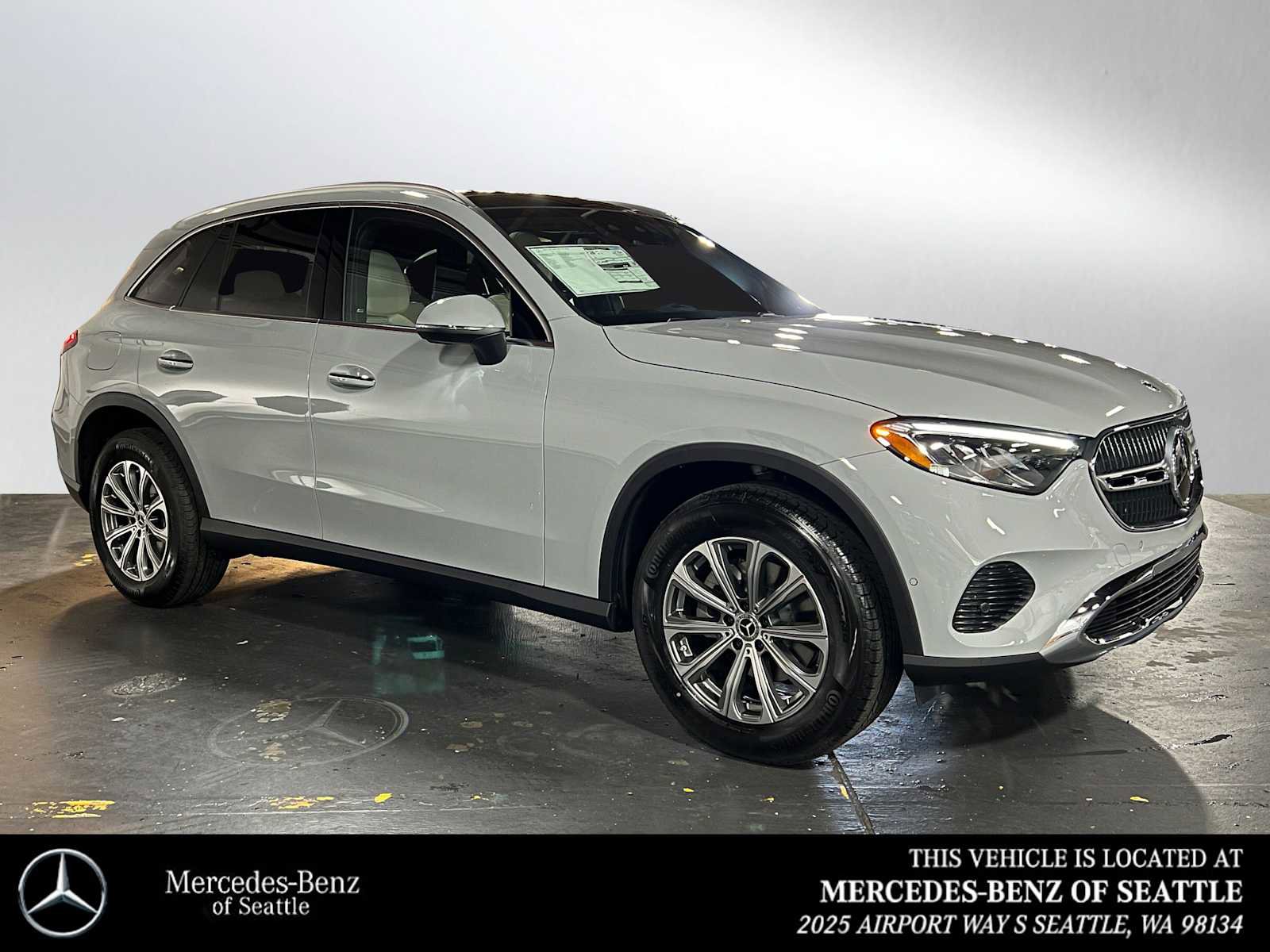 New 2025 Mercedes-Benz GLC 300 4MATIC image 1