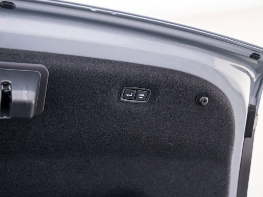 Used 2021 Porsche Taycan Turbo image 33