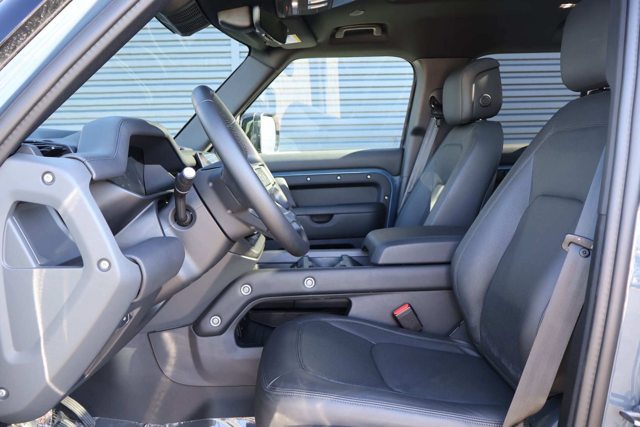 Used 2025 Land Rover Defender 110 S image 22