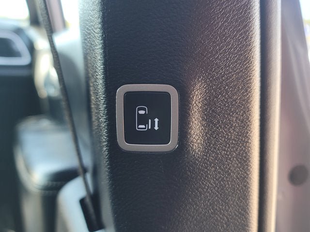 Used 2020 Chrysler Pacifica Touring-L Plus FWD image 10