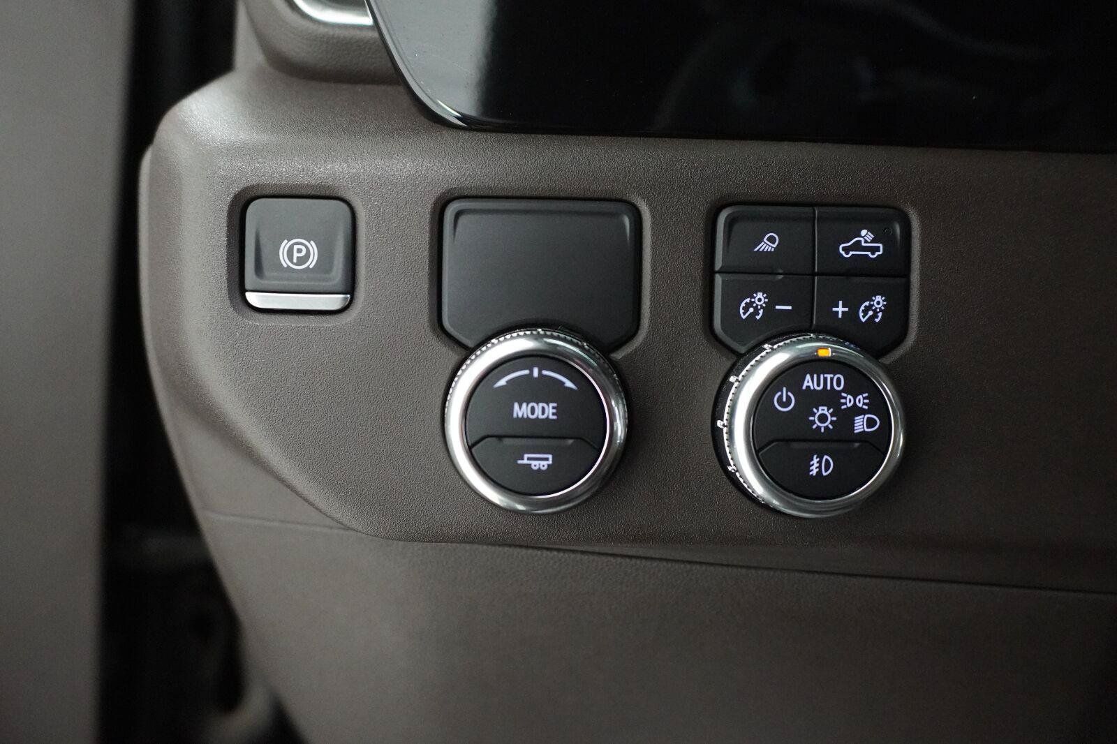 Used 2024 GMC Sierra 1500 SLT RWD image 12