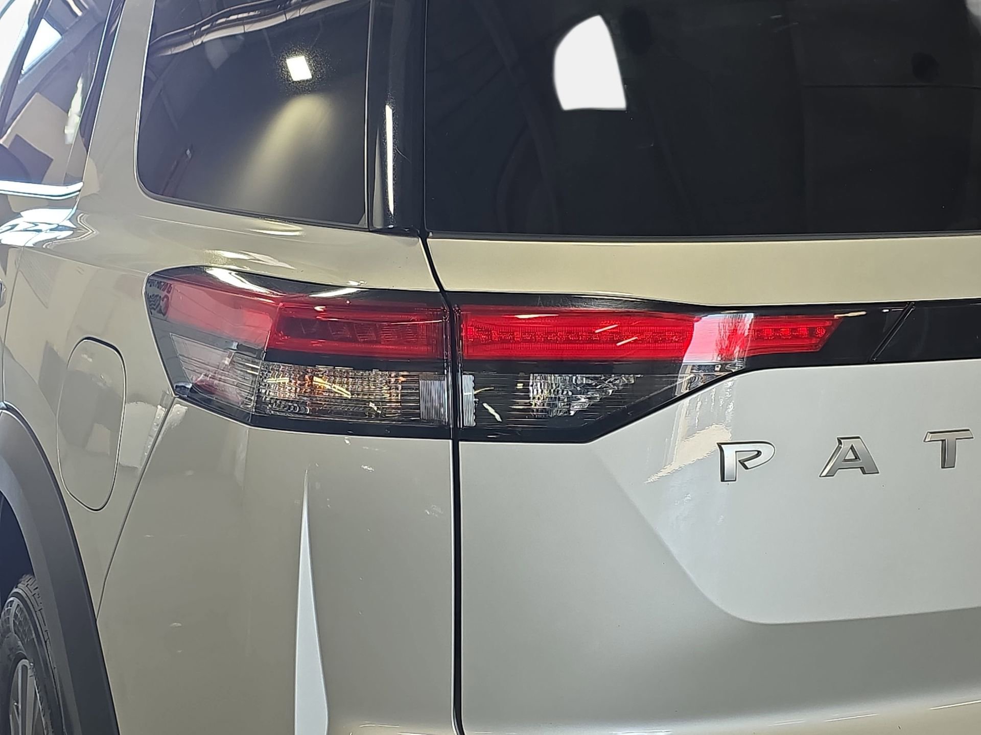 Used 2025 Nissan Pathfinder SV image 31