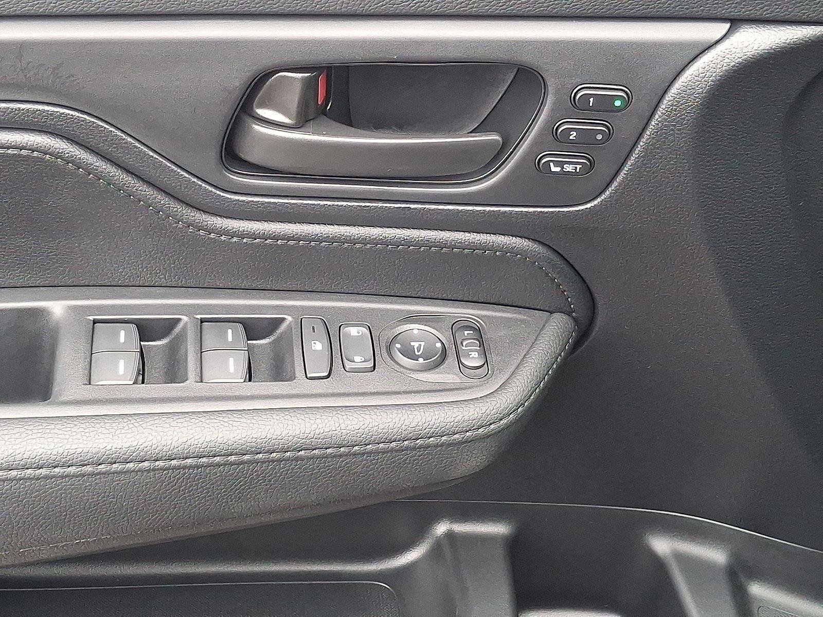 Used 2025 Honda Odyssey Sport-L image 15
