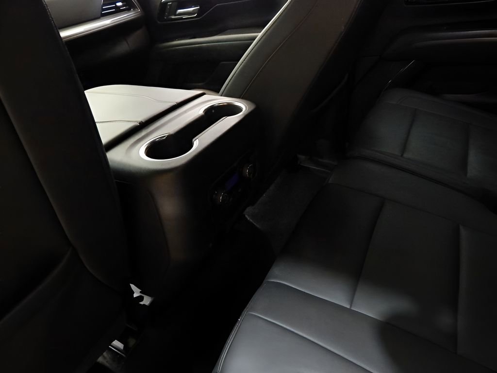 Used 2025 Chevrolet Suburban Z71 AWD/4WD image 36