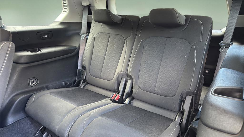 Used 2021 Jeep Grand Cherokee L Laredo w/ Luxury Tech Group I image 16