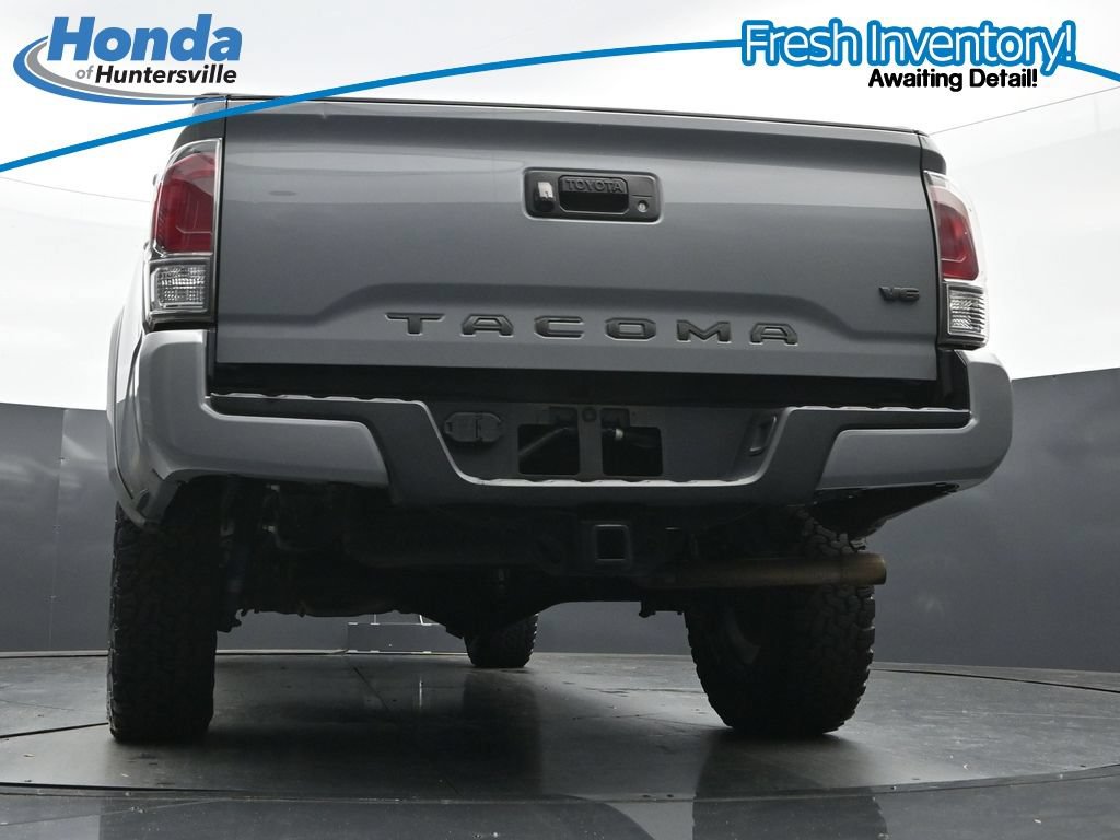Used 2020 Toyota Tacoma TRD Sport AWD/4WD image 31