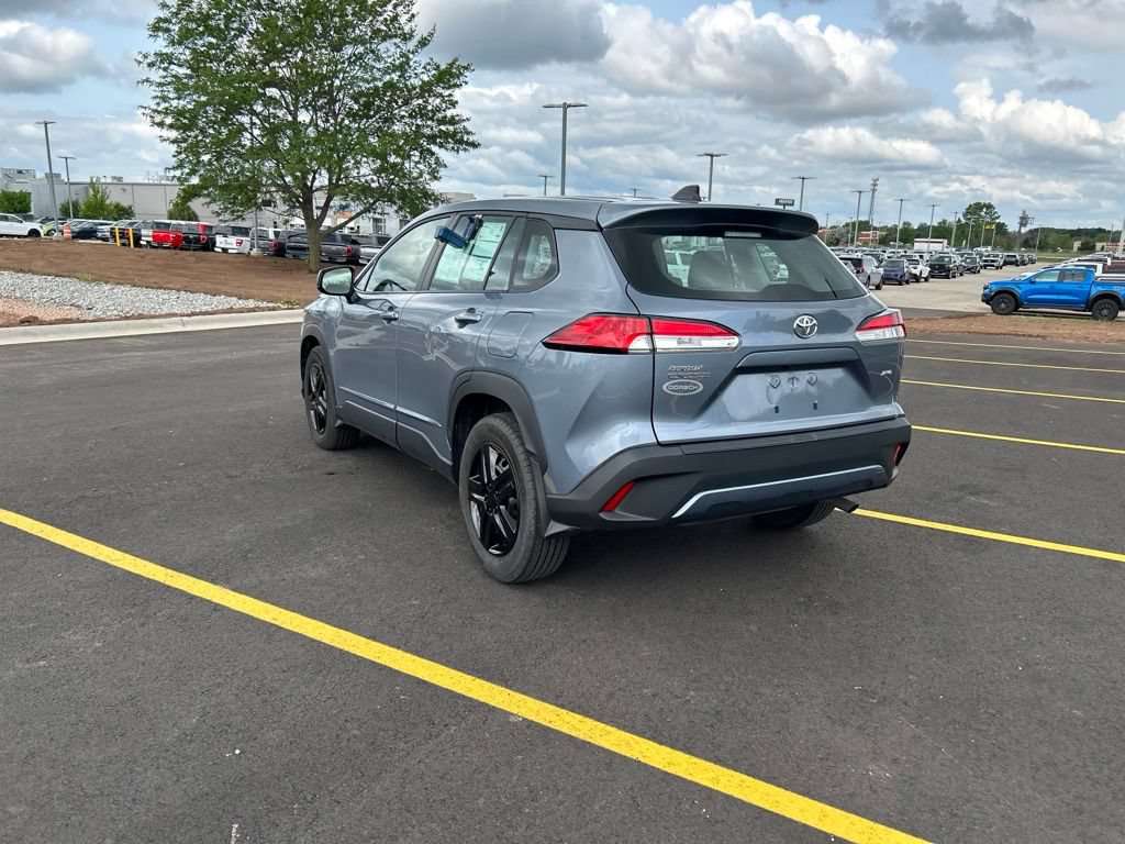 Used 2022 Toyota Corolla Cross L AWD/4WD image 9