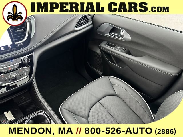 New 2026 Chrysler Pacifica Limited w/ S Appearance Package image 23
