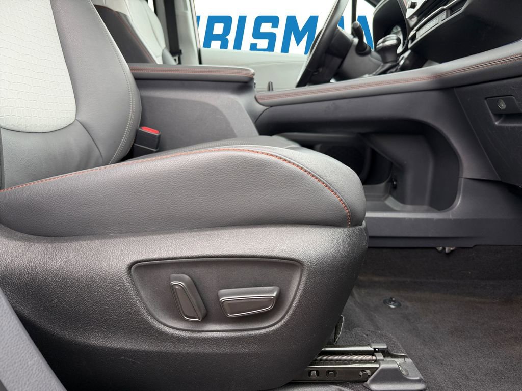 Used 2022 Toyota Sienna XSE image 23