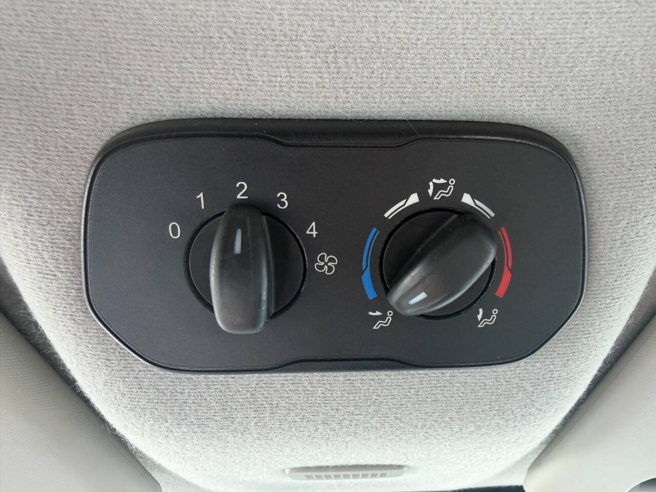 Used 2018 Ford Transit 350 XL RWD image 22
