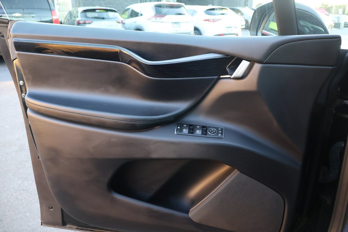 Used 2018 Tesla Model X 75D AWD/4WD image 21