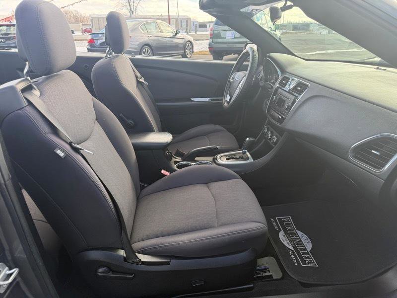 Used 2013 Chrysler 200 Touring image 6