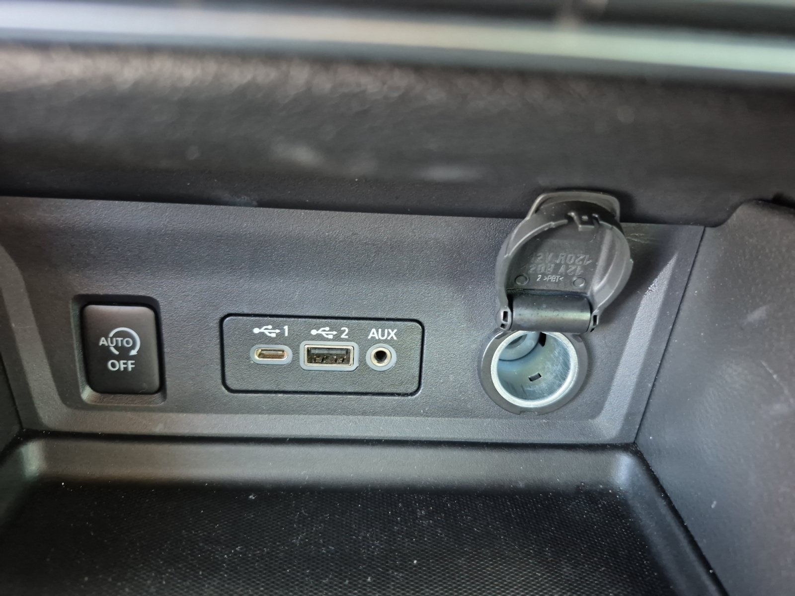 Used 2024 Nissan Sentra SV FWD image 33