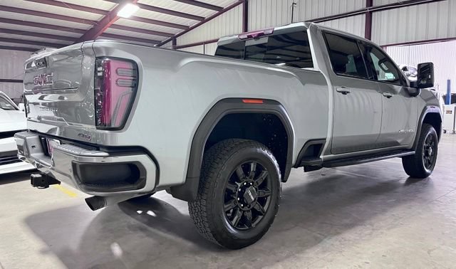 Used 2024 GMC Sierra 2500 AT4 w/ Technology Package AWD/4WD image 2