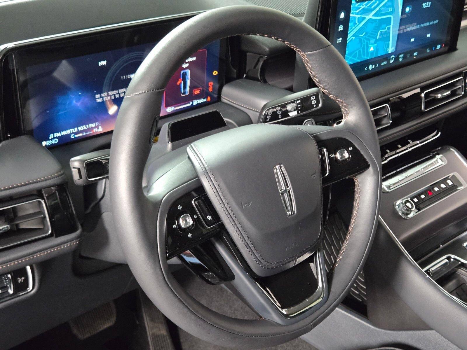 New 2026 Lincoln Aviator 2WD image 26