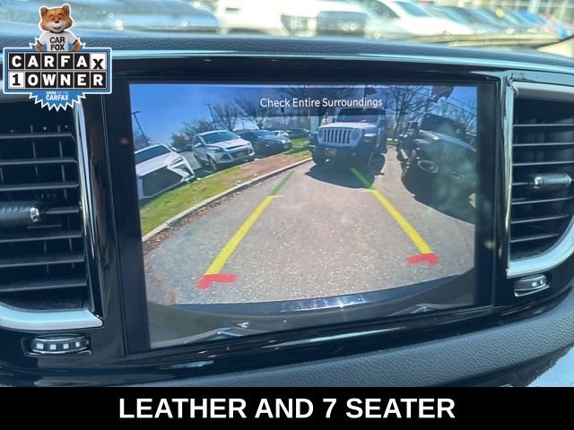 Used 2024 Chrysler Pacifica Touring-L FWD image 9