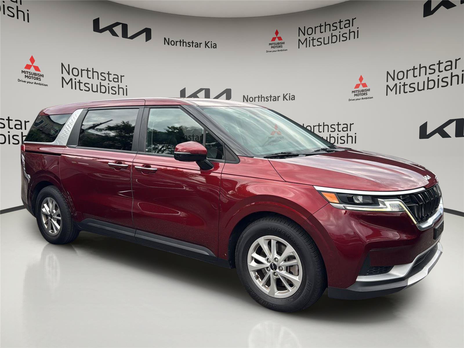 Used 2022 Kia Carnival LX FWD image 5