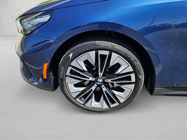 Used 2024 BMW 530i w/ Convenience Package RWD image 22
