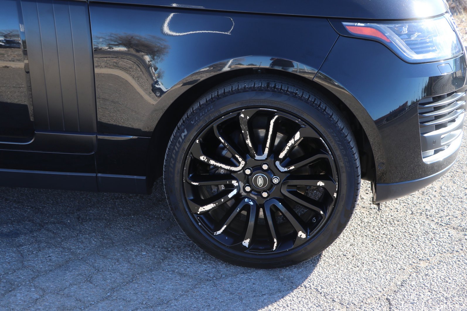 Used 2020 Land Rover Range Rover HSE image 9