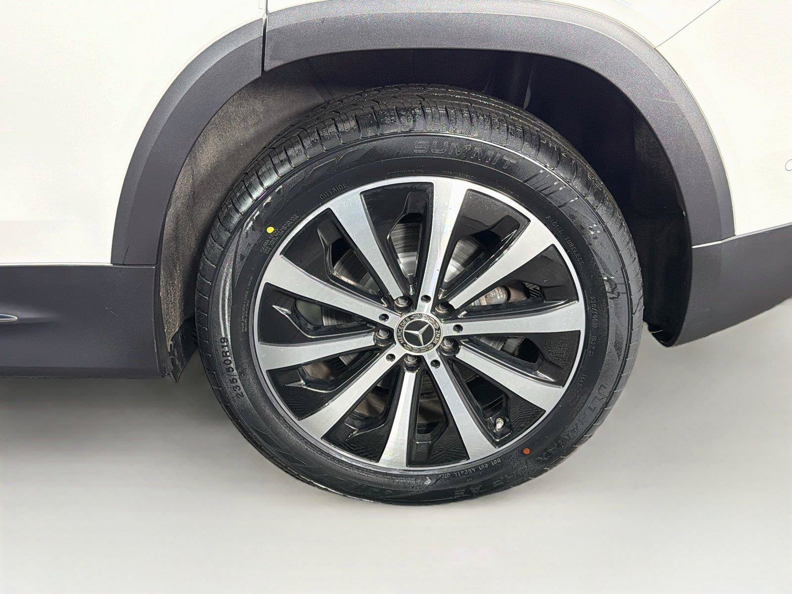 Used 2023 Mercedes-Benz GLB 250 4MATIC image 34