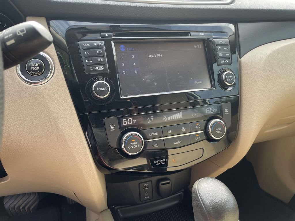 Used 2016 Nissan Rogue SV w/ SV Premium Package FWD image 24
